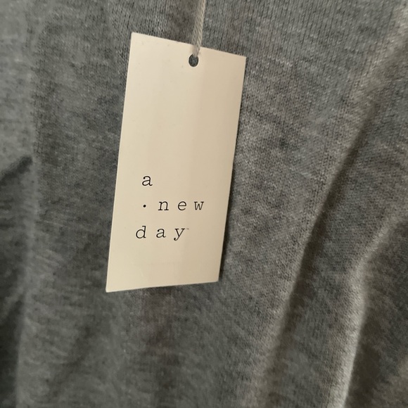 Gray Ruffled Sweater, Medium, NWT, casual Dress Long Sleeve Top - Picture 5 of 5